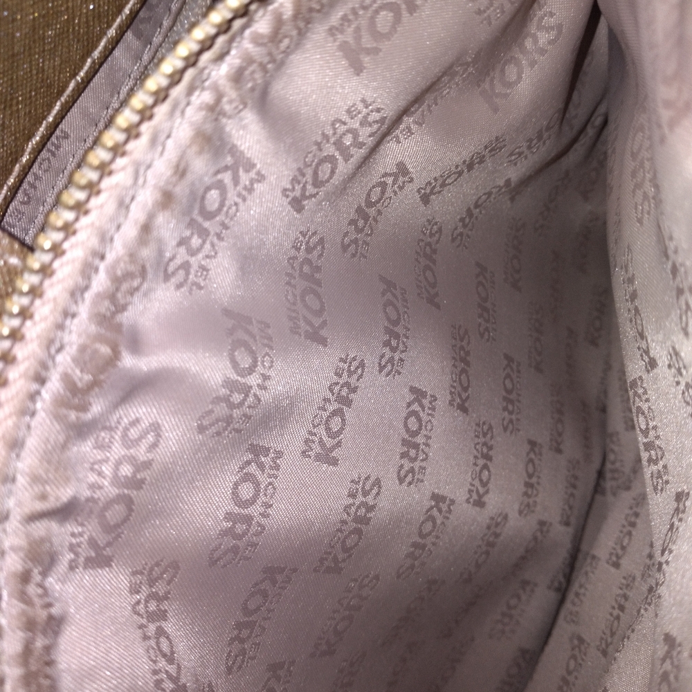 🔇 Sale $30 Michael Kors Purse - Picture 8 of 16